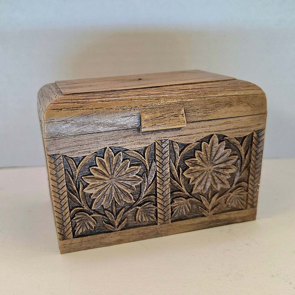 Vintage 1970s Faux Wood Plastic Floral Keepsake or Recipe Box